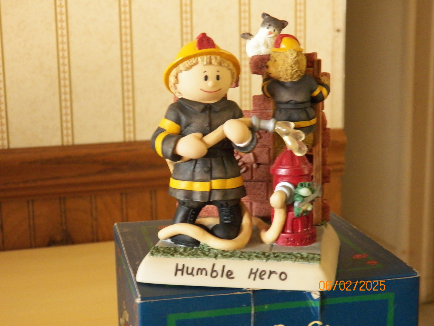 Vintage Pavilion Gift Company "Humble Hero" Zingle-Berry Fire Fighter and Bear